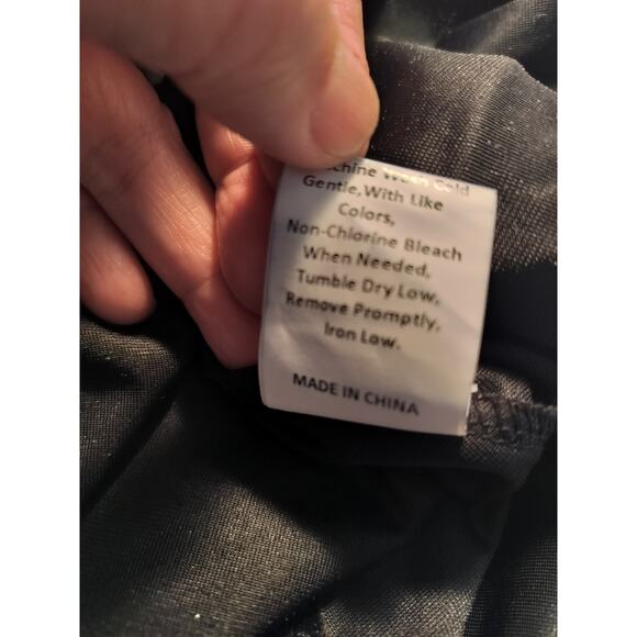 3431) Giking Black Velvet Off shoulder Goth Maxi Dress Size Medium - Picture 8 of 8